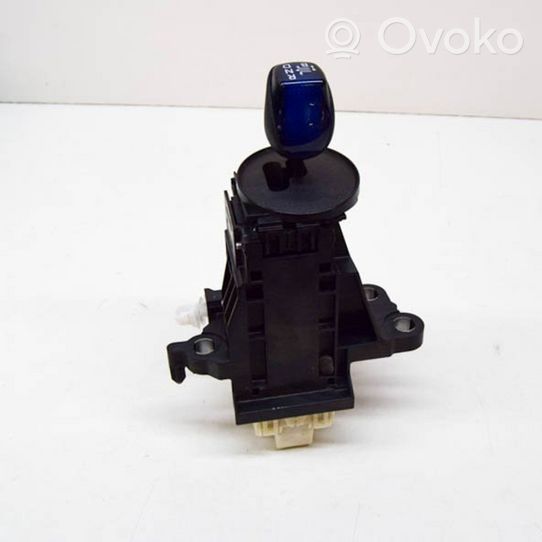 Toyota Prius (XW50) Gear shifter/selector 75G202