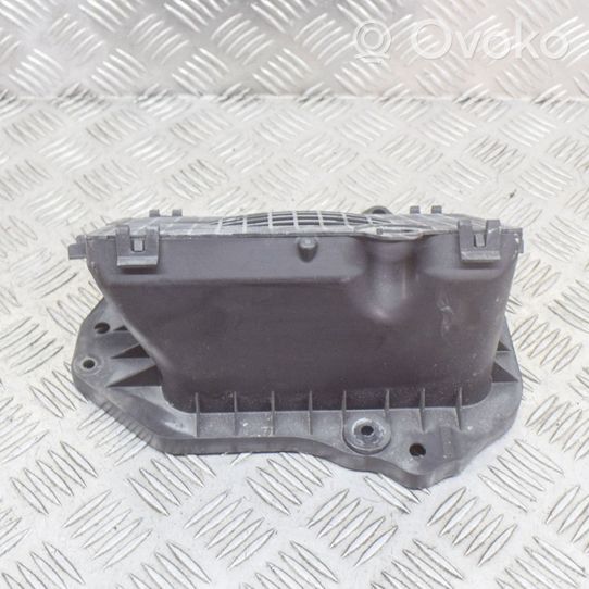 Audi A5 Salona gaisa truba (-s) 8W2819904A