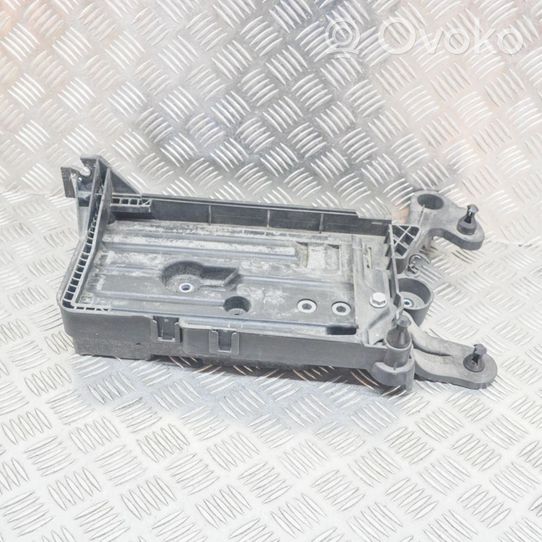 Volkswagen Golf VII Battery box tray 5Q0915331J