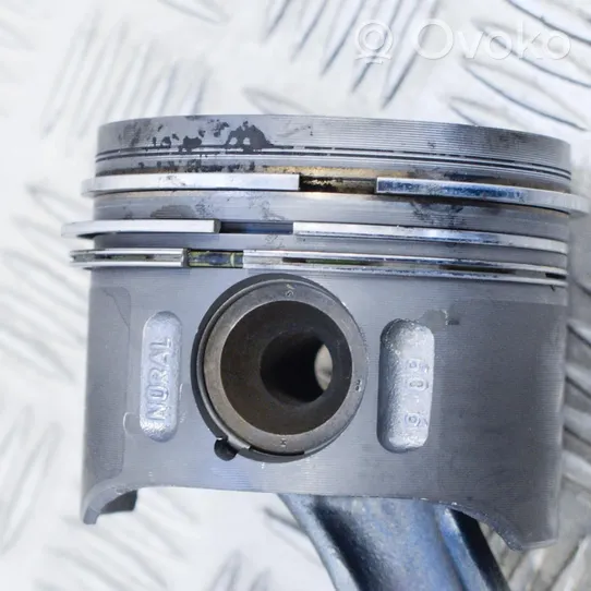 Mercedes-Benz CLC CL203 Piston A6460300220