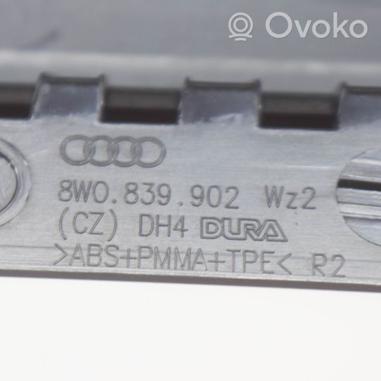 Audi A4 S4 B9 Listwa / Uszczelka szyby drzwi tylnych 8W0839902