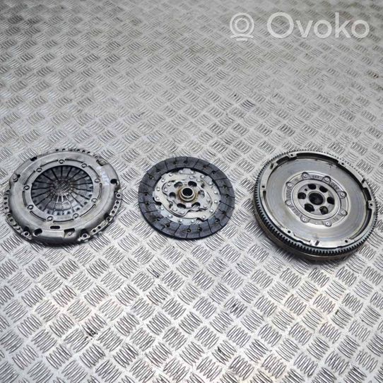 Audi Q2 - Clutch set kit 04C105266E