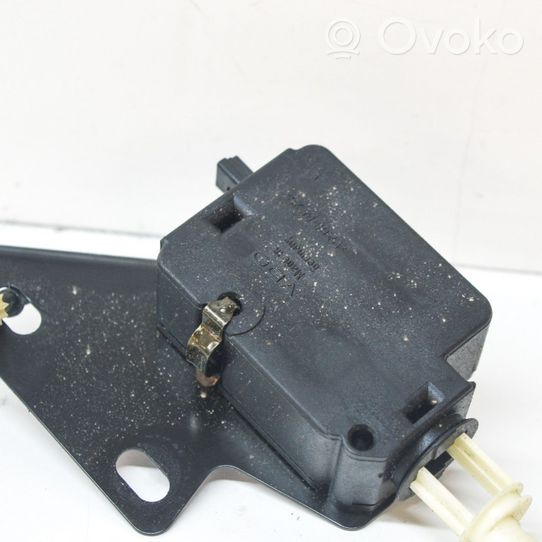 BMW 6 E63 E64 Serratura del tappo del serbatoio del carburante 6987635