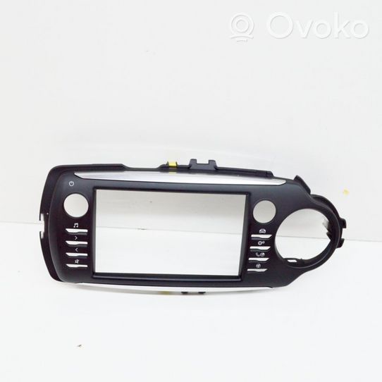 Toyota Yaris Cadre, panneau d'unité radio / GPS 864510D060