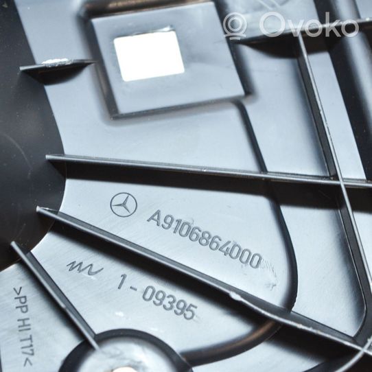 Mercedes-Benz Sprinter W907 W910 Copertura del rivestimento del sottoporta anteriore A9106864000