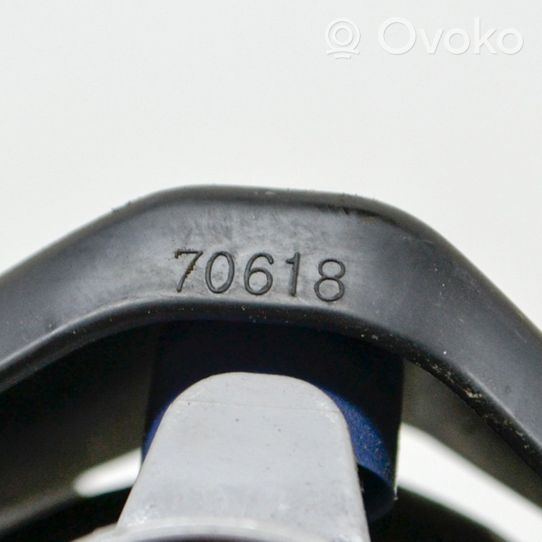 Toyota RAV 4 (XA40) Światło przeciwmgłowe przednie 64219L