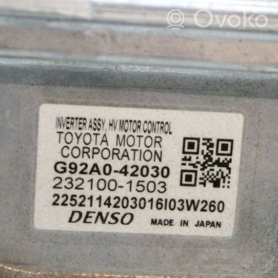 Toyota RAV 4 (XA40) Jännitteenmuunnin/vaihtosuuntaaja G927048060