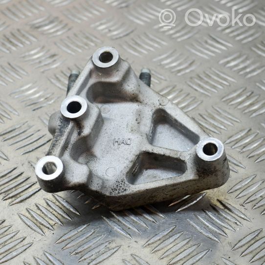 Hyundai Ioniq Engine mounting bracket 