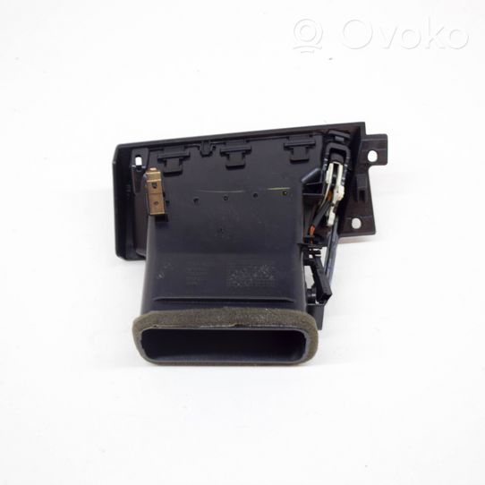 BMW X3 F25 Lango oro grotelės 9217443