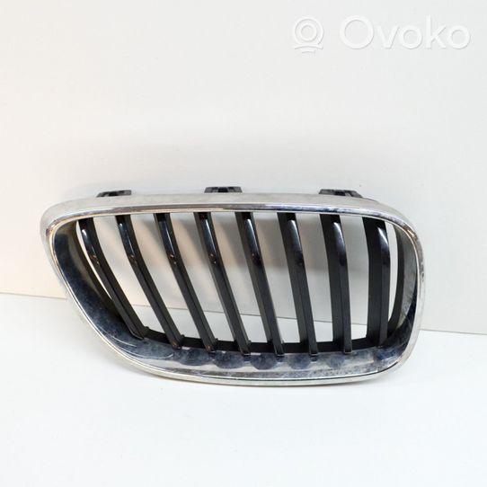 BMW 2 F22 F23 Grille inférieure de pare-chocs avant 7295522