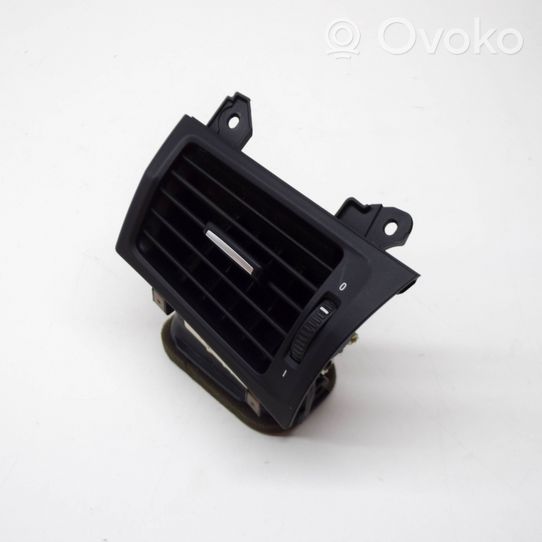 BMW X3 F25 Lango oro grotelės 9217444