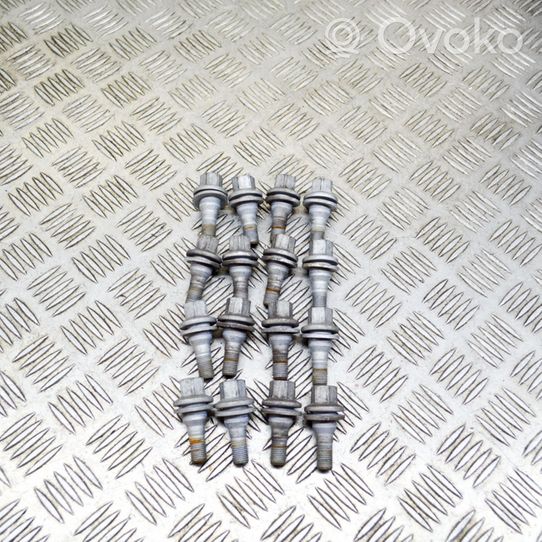 Opel Grandland X Nuts/bolts 