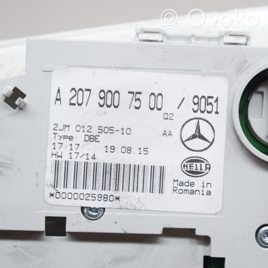 Mercedes-Benz E A207 Etuistuimen valo A2079007500
