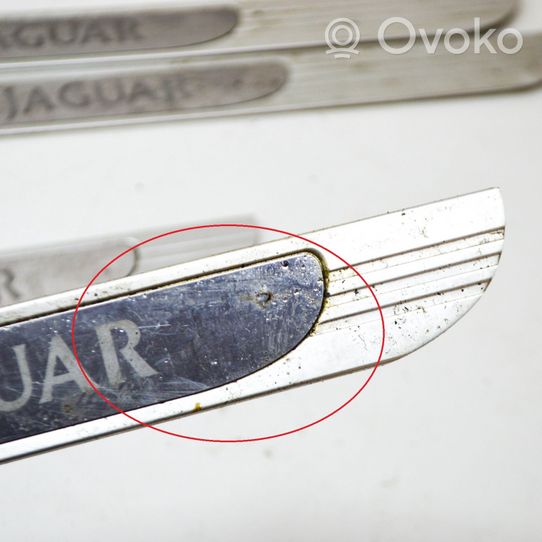 Jaguar S-Type Kynnysverhoilusarja (sisä) XR835413208BD