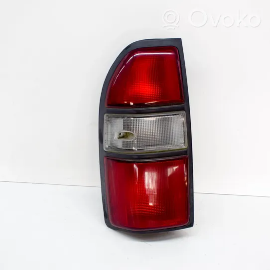 Toyota Land Cruiser (HDJ90) Luci posteriori 