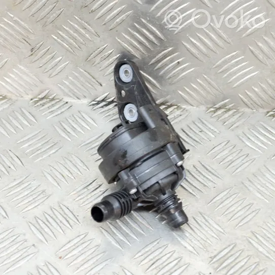 BMW 5 G30 G31 Pompe à eau de liquide de refroidissement 8474821