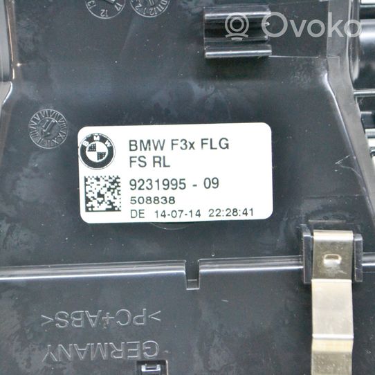 BMW 4 F32 F33 Kojelaudan tuuletussuuttimen suojalista 9231995