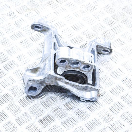 Mazda CX-3 Engine mount bracket 