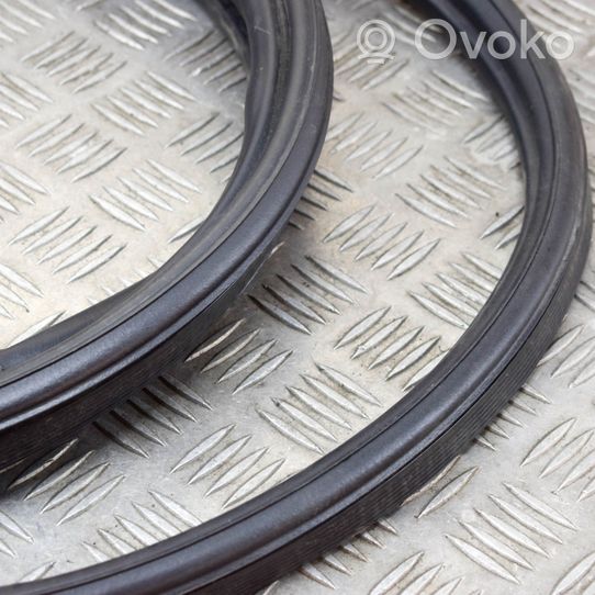 BMW X6 F16 Trunk rubber seal (body) 7454915