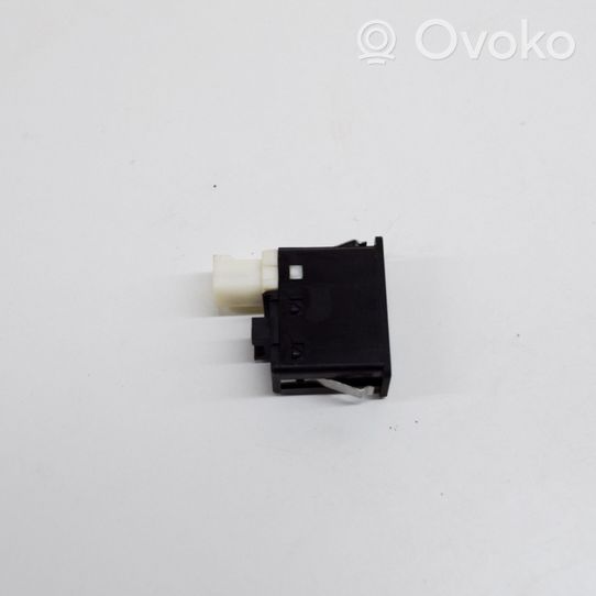 BMW i3 AUX in-socket connector 9266607