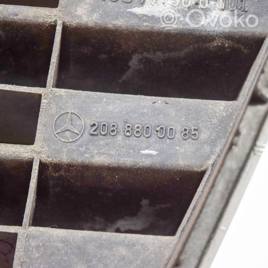 Mercedes-Benz CLK A208 C208 Grille de calandre avant 771500002