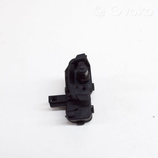 Volkswagen Touareg II Serratura del tappo del serbatoio del carburante 7P0810773B