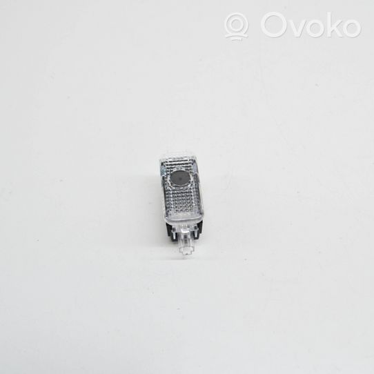 Skoda Karoq Luce interna per portiera anteriore 57A052133