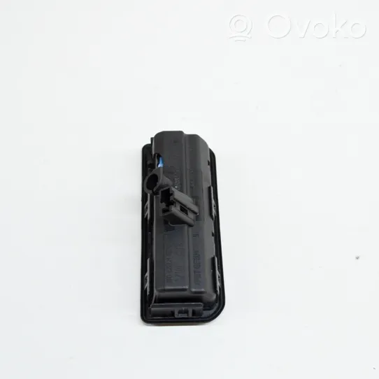 Skoda Karoq Przycisk otwierania klapy bagażnika 6V0827566