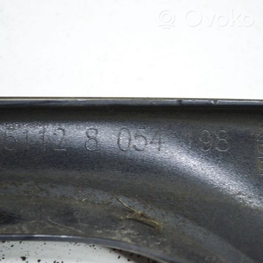 BMW 3 F30 F35 F31 Takapuskurin alaosan lista 8054198