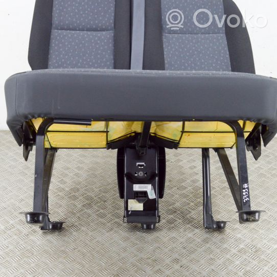 Opel Movano B Front driver seat 870500529R