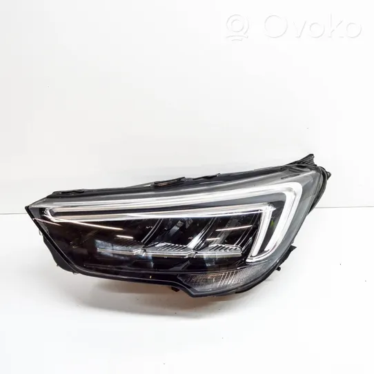 Opel Crossland X Lampa przednia 39153540