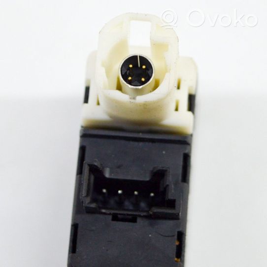 BMW i3 AUX in-socket connector 9266607