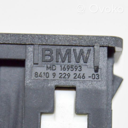 BMW 3 F30 F35 F31 Connettore plug in AUX 9229246