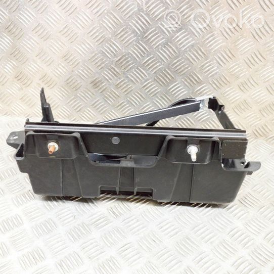 Maserati Quattroporte Support boîte de batterie 05112061AK