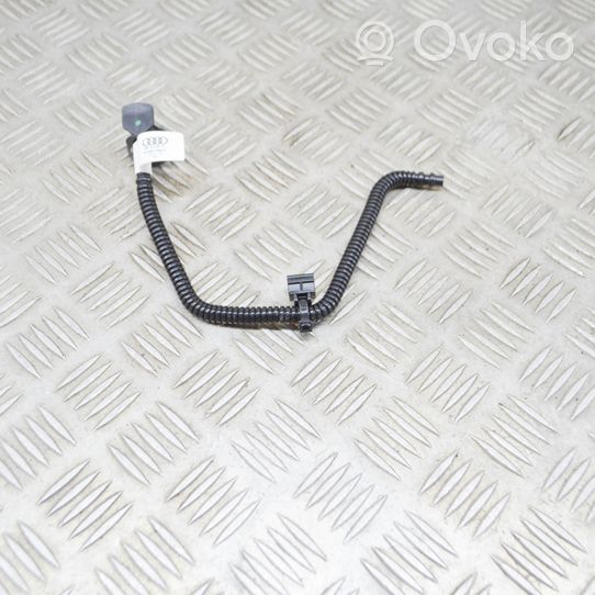 Audi Q8 Air intake hose/pipe 4M0915501F