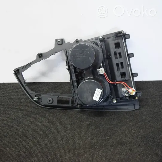 BMW 3 GT F34 Kita centrinė konsolės (tunelio) detalė 9218925