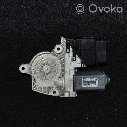 Volkswagen Tiguan Rear door window regulator motor 5N0959704D