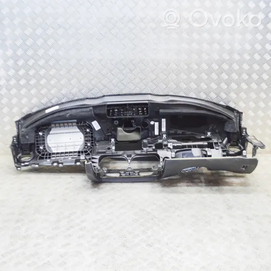 Mercedes-Benz E W213 Tableau de bord A2136809404