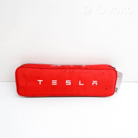 Tesla Model 3 Аптека 147507600B