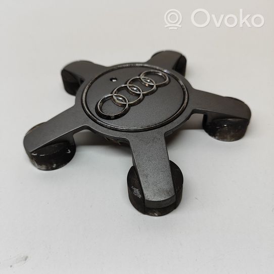 Audi A4 S4 B8 8K Mozzo/copricerchi/borchia della ruota R12 4F0601165N