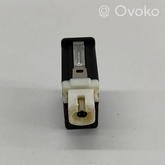 BMW 1 E82 E88 Connettore plug in AUX 9237653