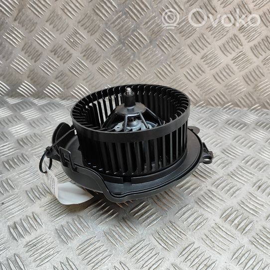 Volkswagen Golf VIII Ventola riscaldamento/ventilatore abitacolo 5WC819015A