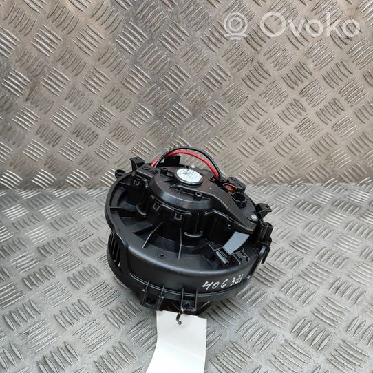 Volkswagen Golf VIII Ventola riscaldamento/ventilatore abitacolo 5WC819015A