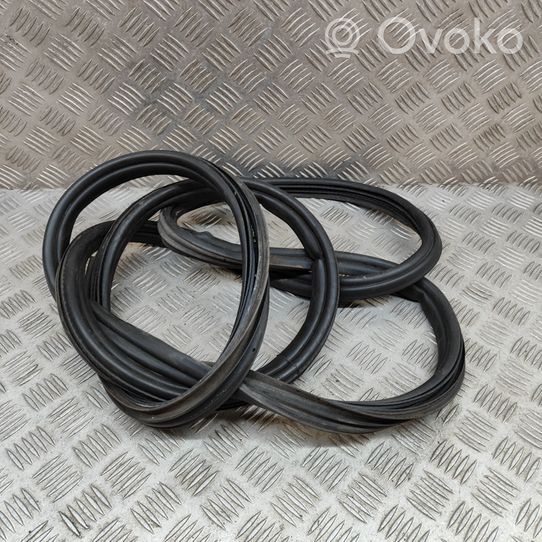 Opel Mokka X Takaluukun kumitiiviste (kori) 94506897
