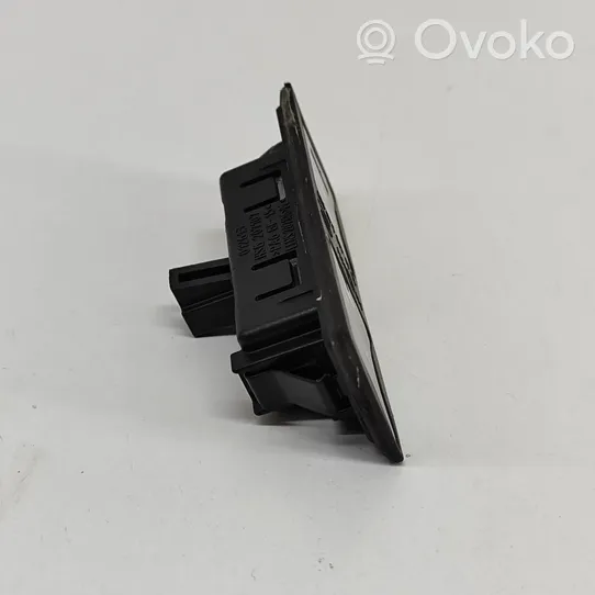 Audi A5 Lampa oświetlenia tylnej tablicy rejestracyjnej 8W6943021A