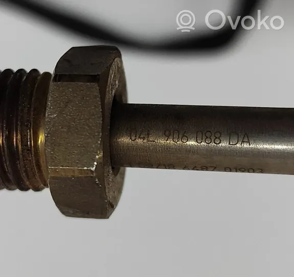 Volkswagen PASSAT B8 Czujnik temperatury oleju 04L906088DA