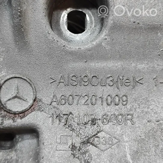 Mercedes-Benz A W176 Generaattorin/laturin kiinnike A607201009