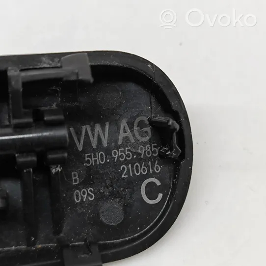 Volkswagen Golf VIII Mazgāšanas šķidruma smidzinātājs (-i) priekšējam logam 5H0955985