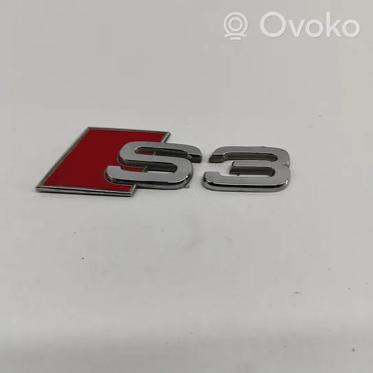 Audi A3 S3 8V Valmistajan merkki/logo/tunnus 8L0853735