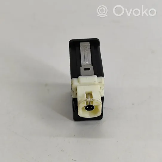 BMW 1 E82 E88 AUX in-socket connector 9237653